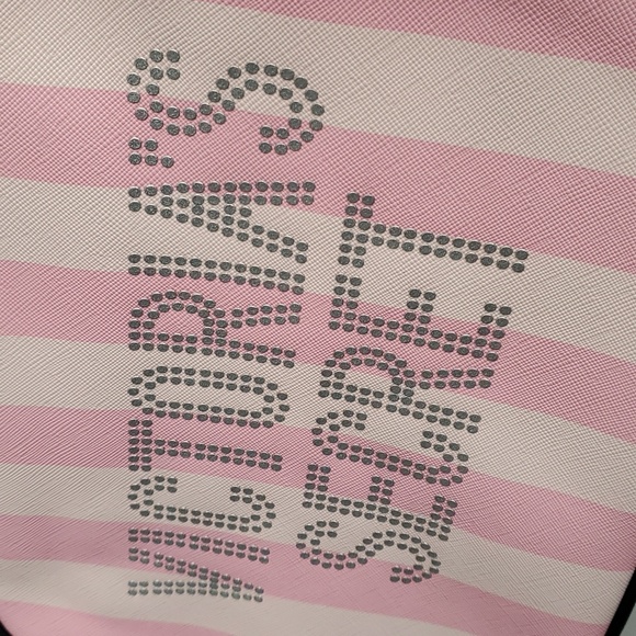 Victoria's Secret travel makeup/skin care hang bag in Pink - Picture 3 of 6